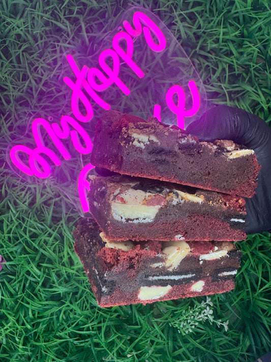 Red Velvet Cookie Brownie